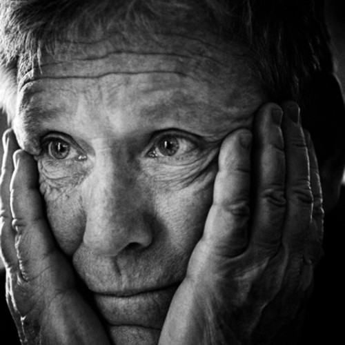 amos oz
